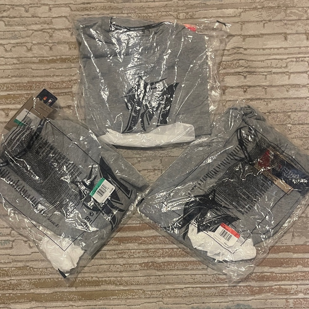 Nike Gray and White Short Sleeve Tee